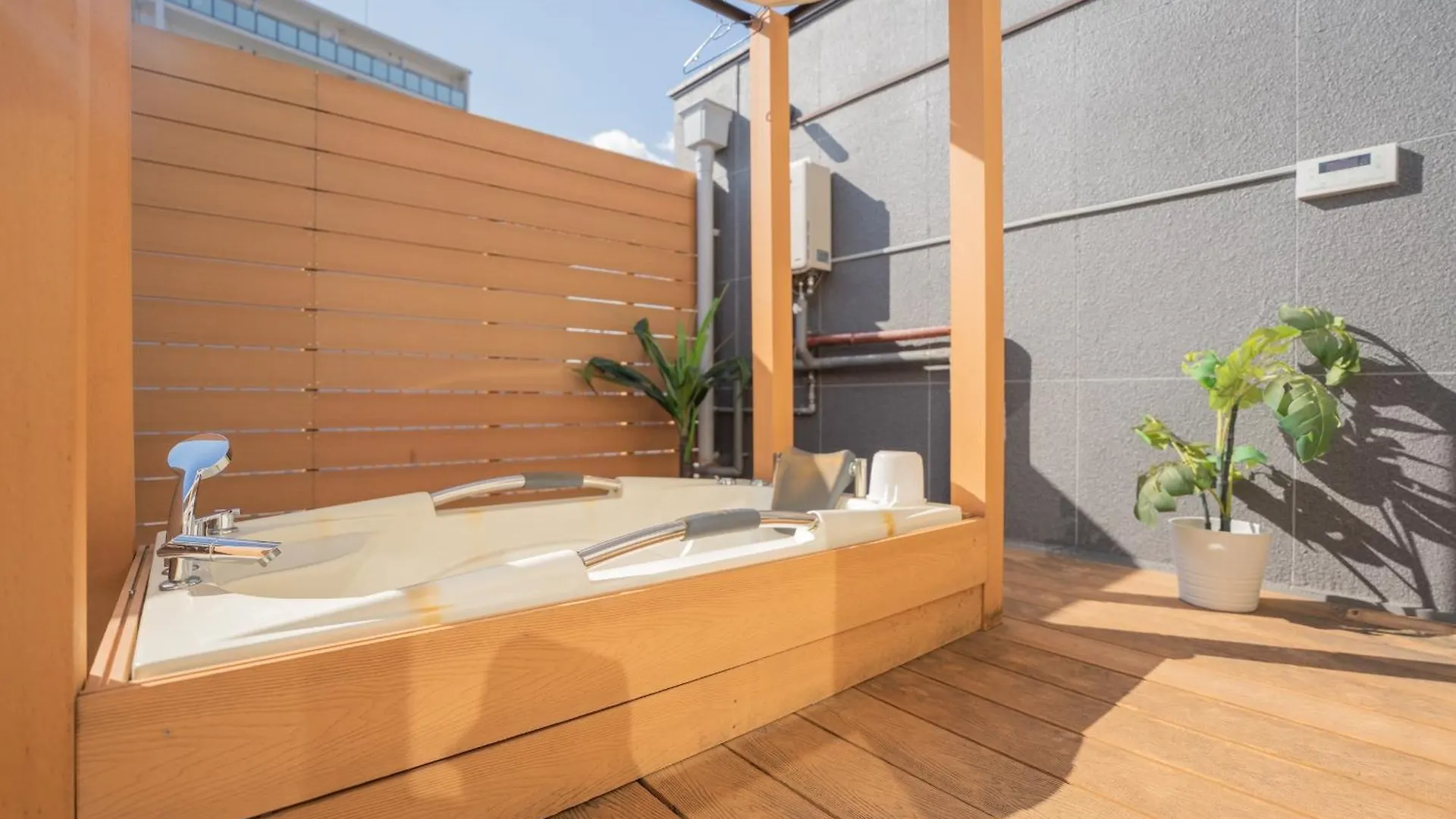Sumiyoshi Mery: Traditional Townhouse near Sumiyoshi Shrine Osaka Villa